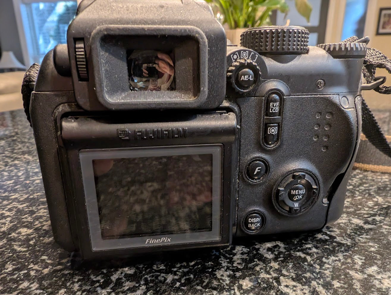 Fujifilm Finepix S9000 Digital Camera complete - works