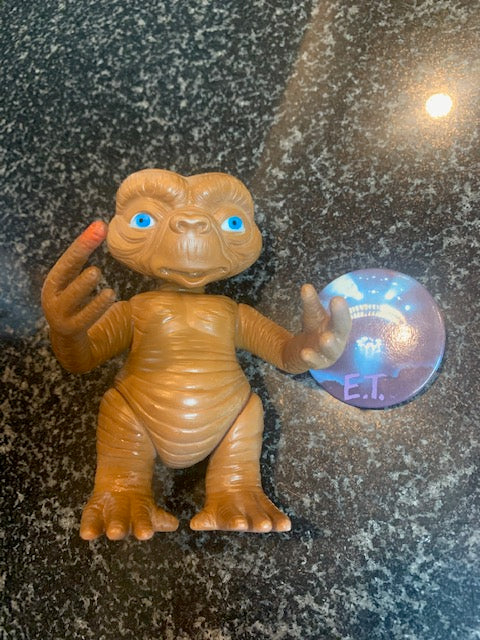 Vintage E.T. The Extra Terrestrial Action Figure Made In Taiwan 6” 1980s & Button