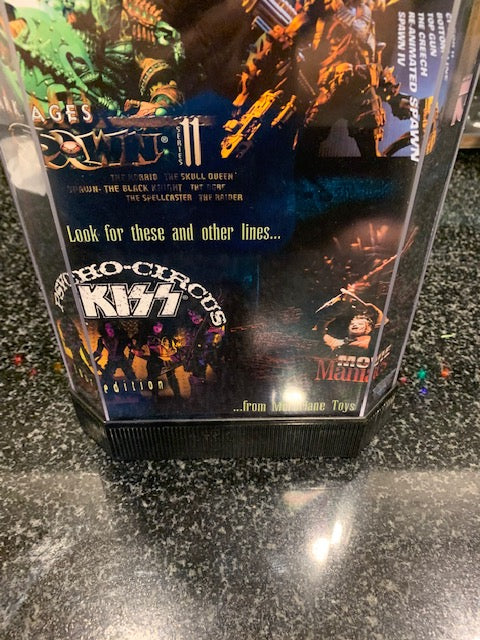 TODD MCFARLANE TOTAL CHAOS SPECIAL EDITION ACTION FIGURE W / DISPLAY CASE Pre Owned