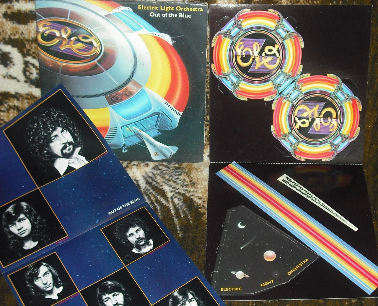 lectric Light Orchestra - Out Of The Blue Vinyl 2 LPs - With Spaceship Cut Out (intact) & Poster) RARE