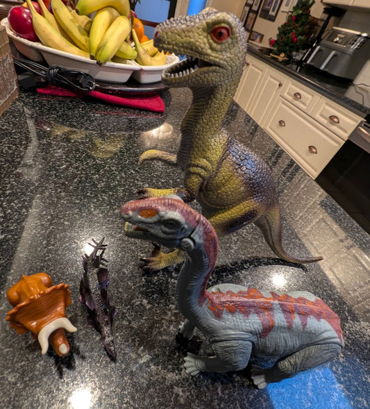 4 Dinosaur Figures -In Great Shape ( 2 large / 2 small ) Lot # 4
