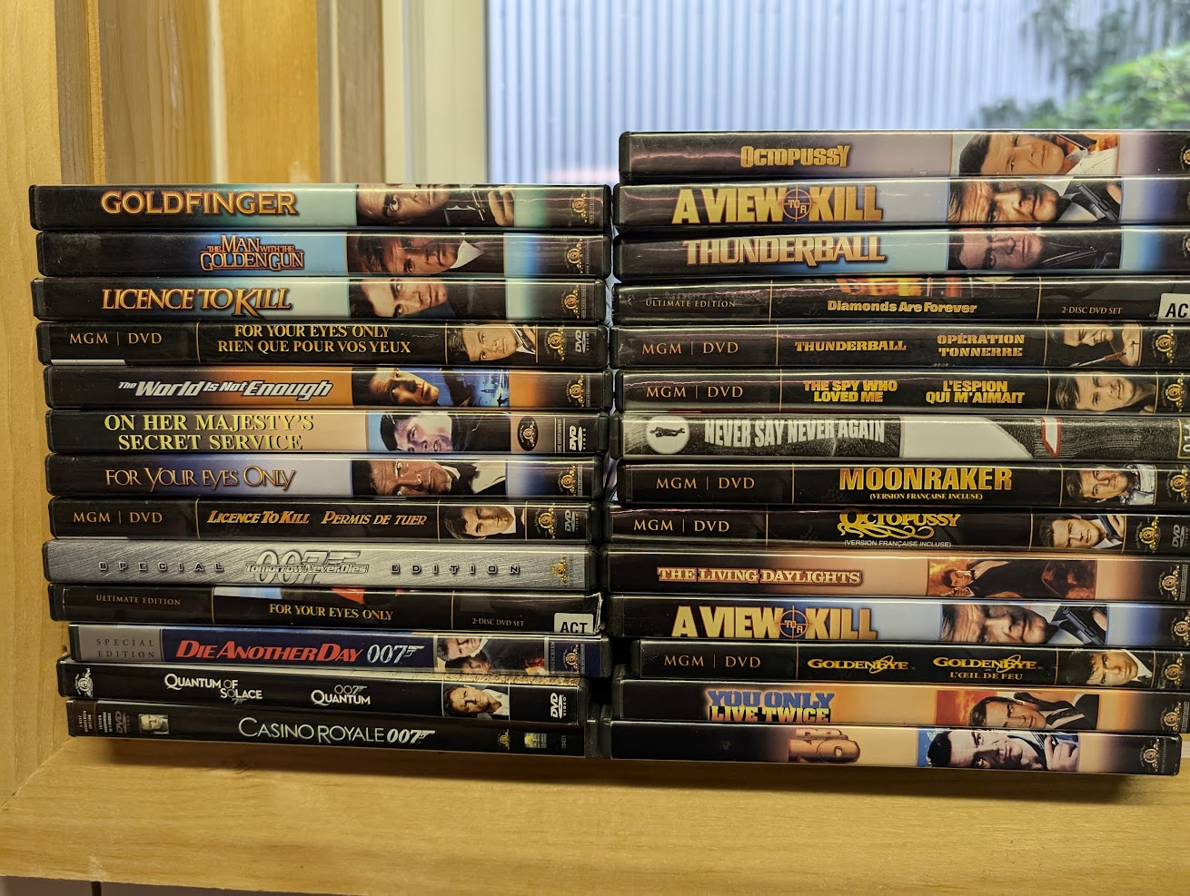 27 James Bond Dvds - Sold as a complete lot - Cheap !