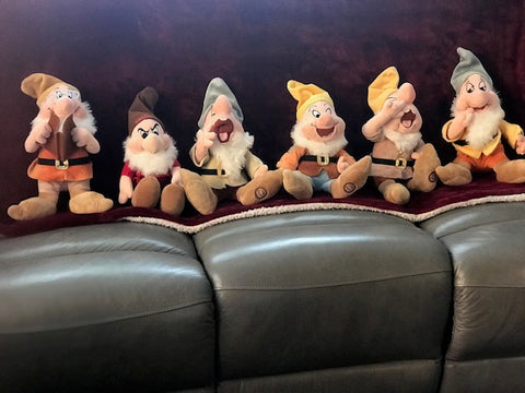 5 Disney Store Exclusive Snow White & the Seven Dwarfs Plush Toy PLUS Grumpy
