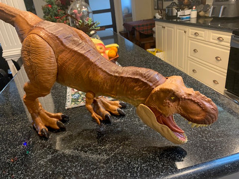 Jurassic World Dominion Super Colossal Tyrannosaurus Rex Action Figure, Extra Large Dinosaur Toy at 41.5 Inches with Movable Joints and Eating Feature
