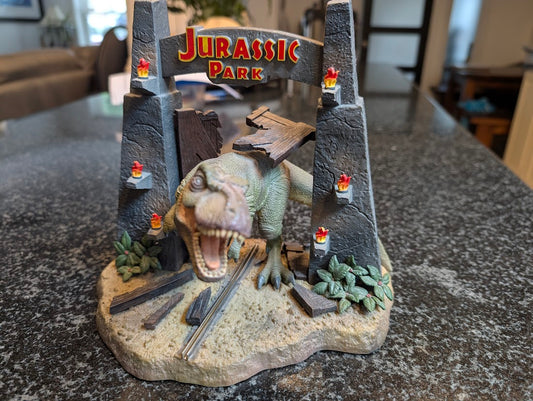 Jurassic Park T-Rex Gate Statue Figure 2011 ( With No Dvd ) Universal Studios