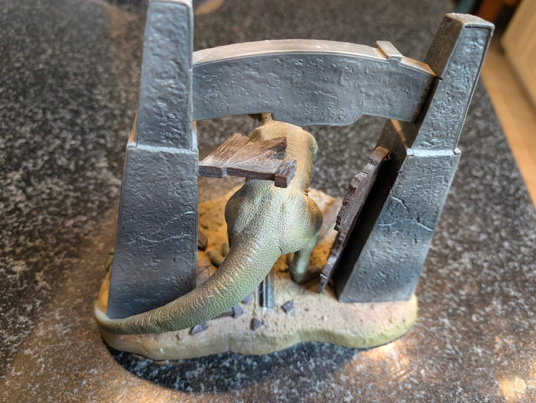 Jurassic Park T-Rex Gate Statue Figure 2011 ( With No Dvd ) Universal Studios