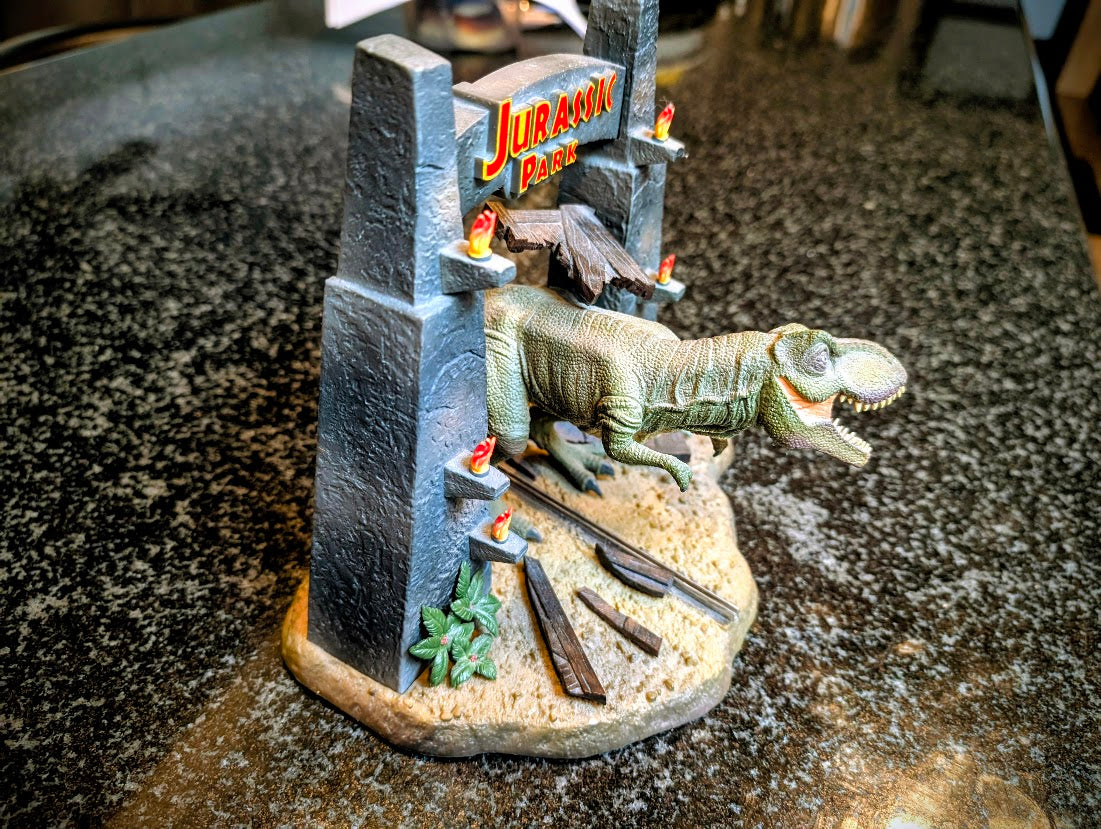 Jurassic Park T-Rex Gate Statue Figure 2011 ( With No Dvd ) Universal Studios