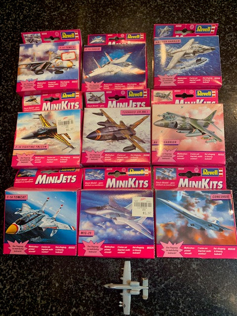 REVELL MINJETS - (Tiny Model Kits) Lot of 9 & 1 loose 1999- Made in Germany