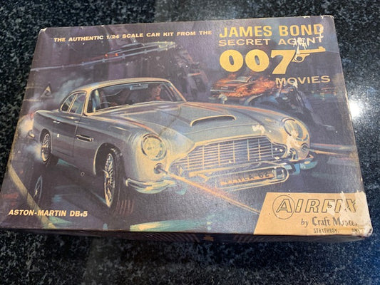 James Bond 007 Aston Martin DB5 Airfix Craftmaster Model Kit 1/24 Incomplete ??
