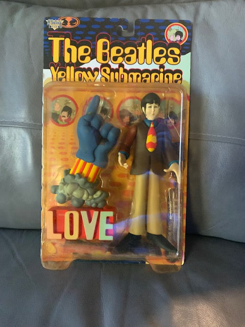 The Beatles Yellow Submarine PAUL WITH GLOVE AND LOVE BASE McFarlane Toys 1999 Brand New