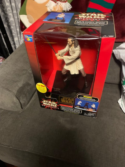 Vintage Star Wars Phantom Menace Qui-Gon Interactive Talking Coin Bank NIB