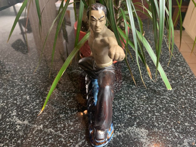 Bruce Lee Statue, Fu Shon City, Lau Au San Shiwan Sculpture, Enter The Dragon ( 2 of 3 in separate listings )